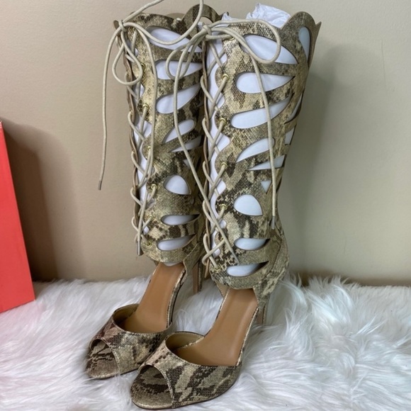 HIGH HEELS 10 CM IN GOLD SNAKE PATTERNED CALFSKIN
